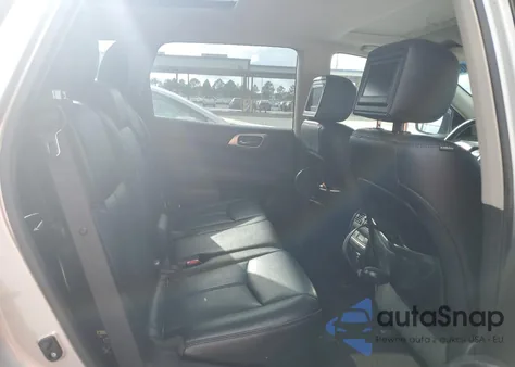 2015 Nissan Pathfinder S z USA, uszkodzony, nr VIN 5N1AR2MMXFC660813